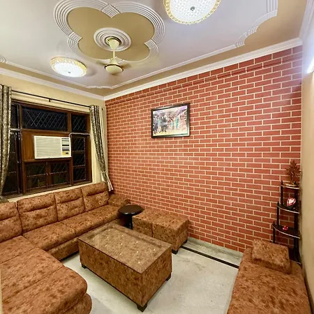 Value South Delhi Stay Near Ring Road And Metro